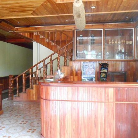 Khampaseuth Hotel Ванг Виенг Екстериор снимка