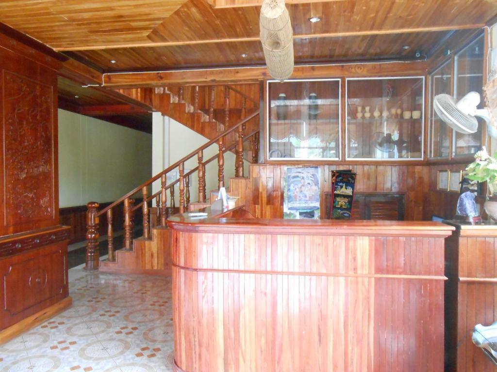 Khampaseuth Hotel Ванг Виенг Екстериор снимка
