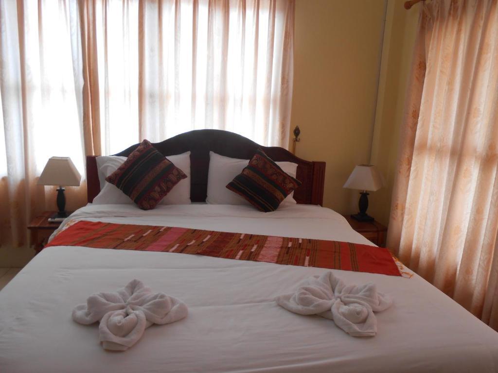 Khampaseuth Hotel Ванг Виенг Екстериор снимка