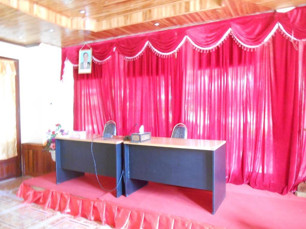 Khampaseuth Hotel Ванг Виенг Екстериор снимка
